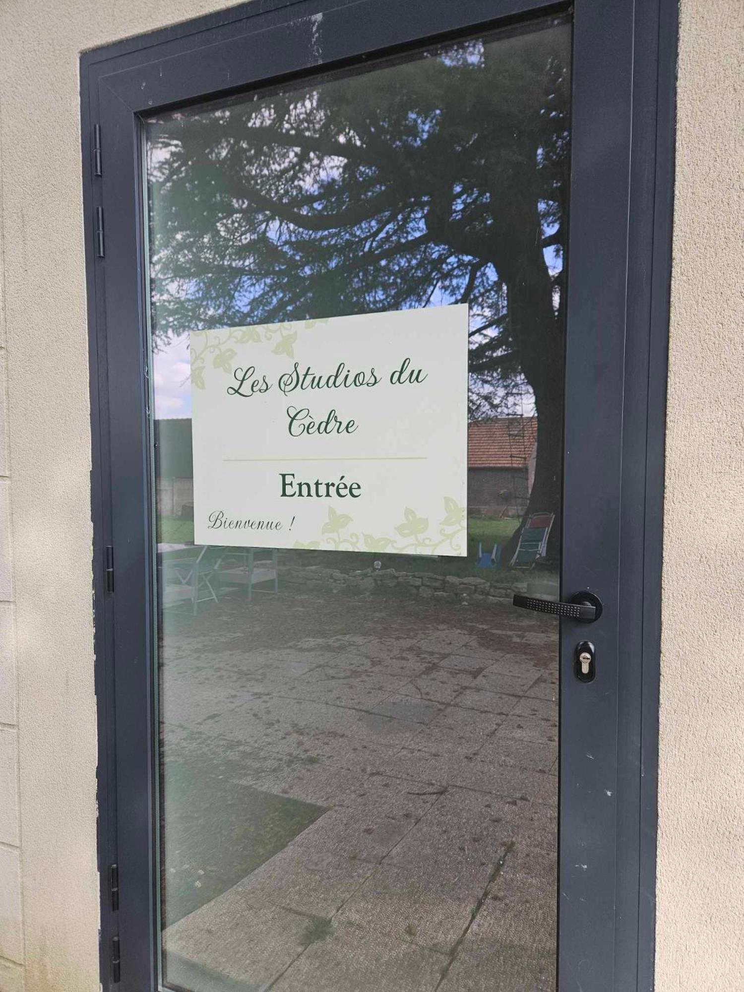 Studios Du Cedre Cuvilly Экстерьер фото